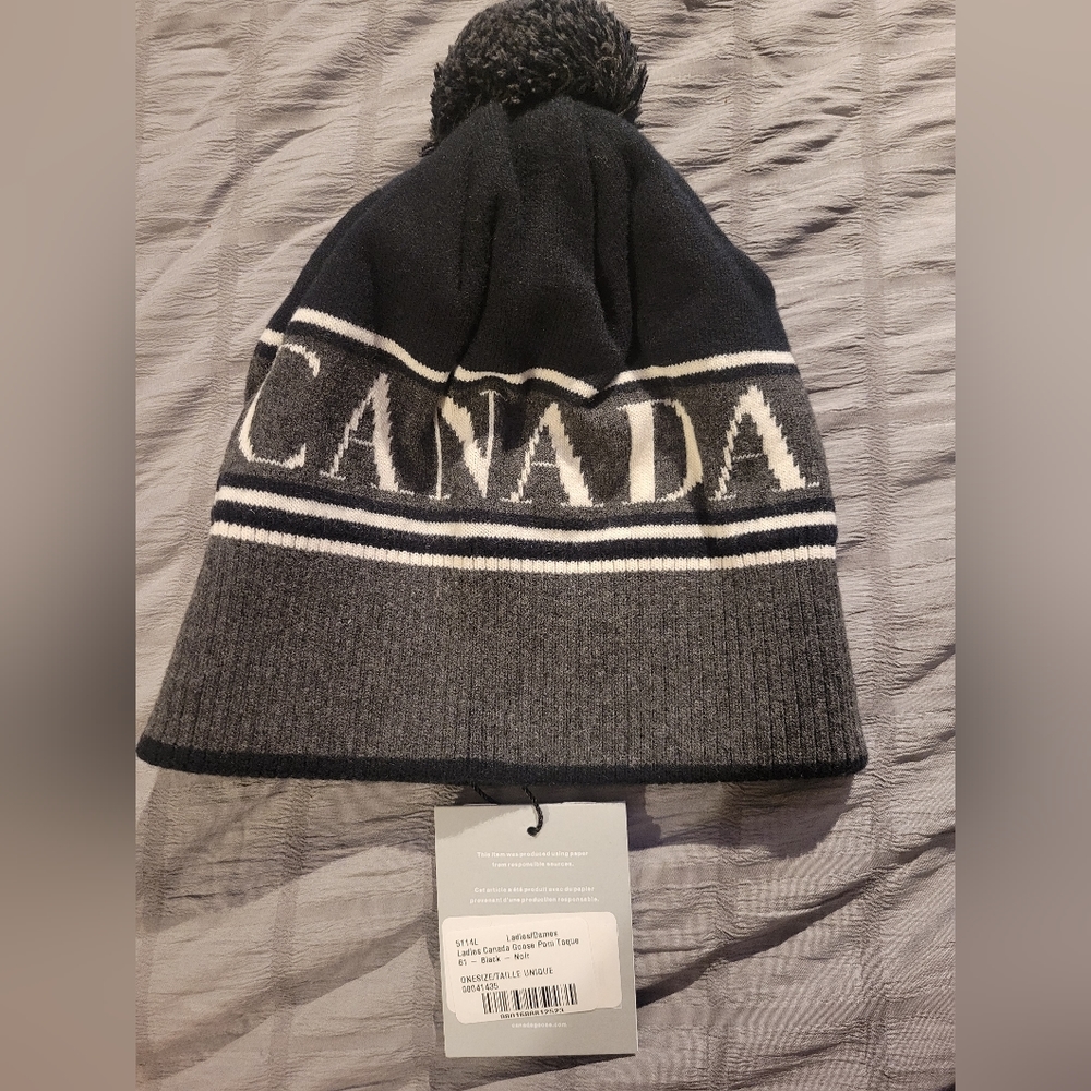 Ladies Canada Goose Pom Toque